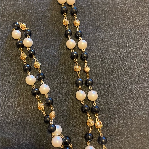 Vintage Trifari Beaded Necklace Black White Gold Tone Exquisite - Picture 5 of 7